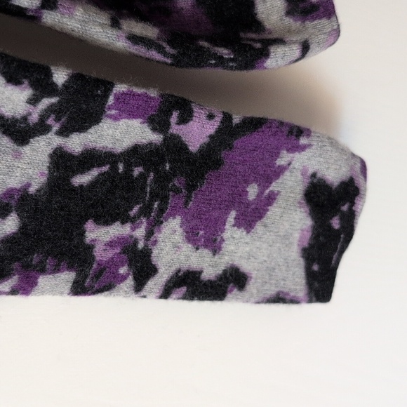 Saks Fifth Avenue Womens Small 100% Cashmere Sweater Purple V-Neck Office Dressy - Picture 4 of 8